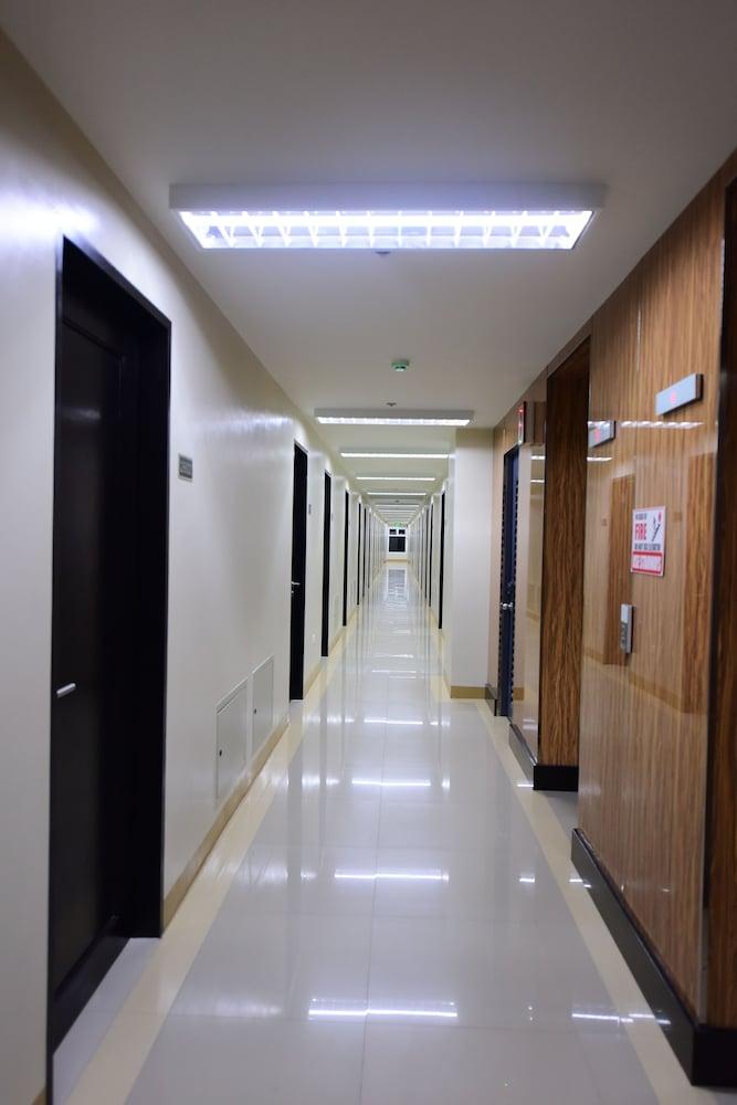 Eon Centennial Soho Hotel Cebu Екстериор снимка