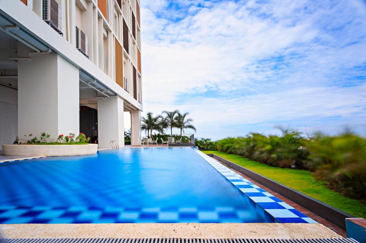 Eon Centennial Soho Hotel Cebu Екстериор снимка